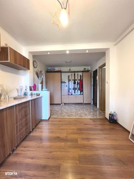 Apartament 2 camere 50mp zona Unitatea Militara+garaj -62000eur neg
