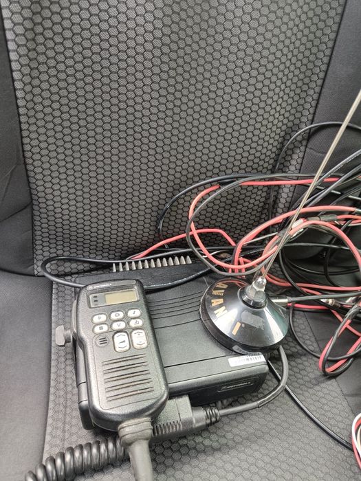 Vând statie Motorola +antena și cucă, in stare perfectă.