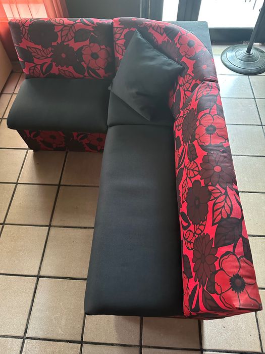 Продавам комплект ъглови дивани