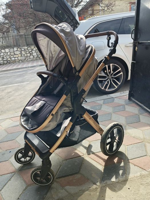 Vând 2 cărucioare bebe