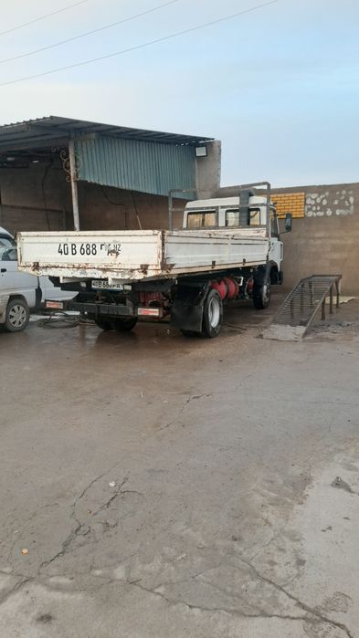 Uzotayo'l yuk mashinasi