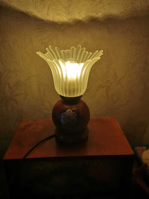 veche lampa comunism glob opalina si veioza vintage abajur floare lumina variabila