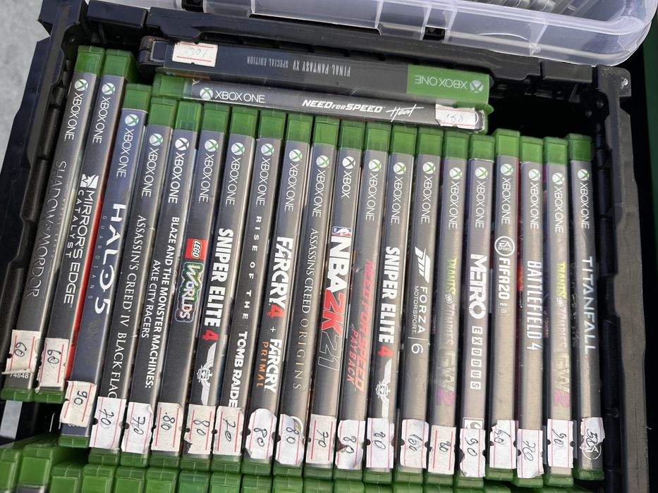 Xbox one S (3 jocuri fizice la alegere ) !