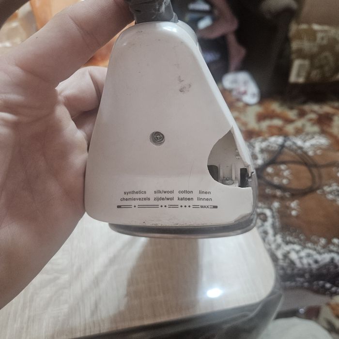 Продаю.     утюг