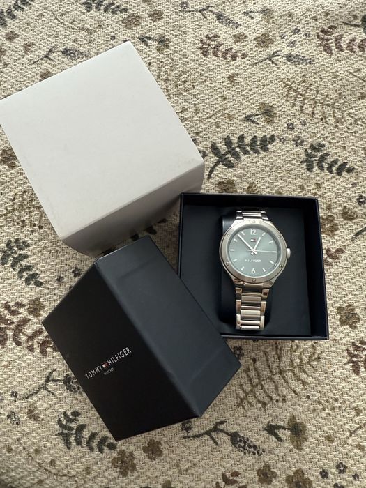 Дамски часовник Tommy Hilfiger