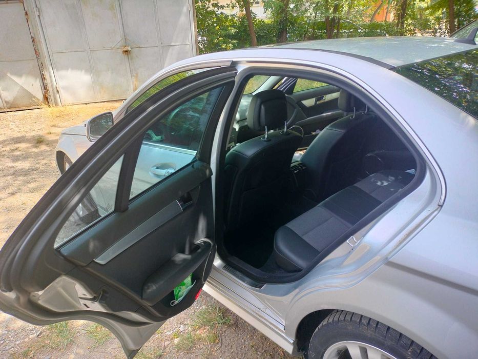 Mercedes-Benz C180 Avangarde 2008 1.8 manuala 156 cp inmatriculata