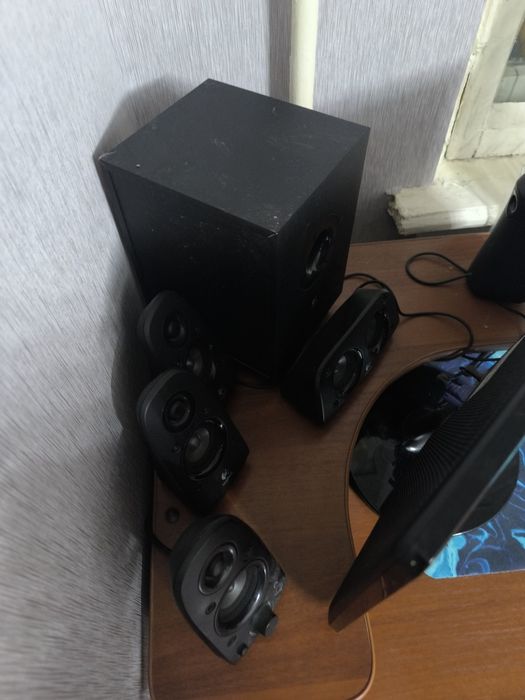 Продам компьютер с компьютерным столом