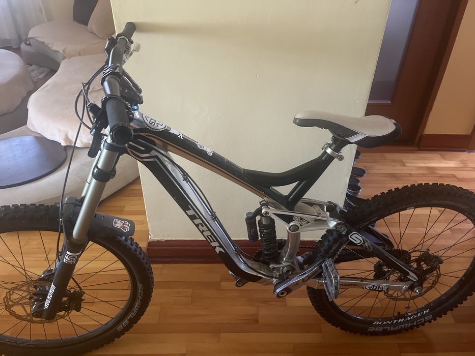 Bicicleta downhill TREK