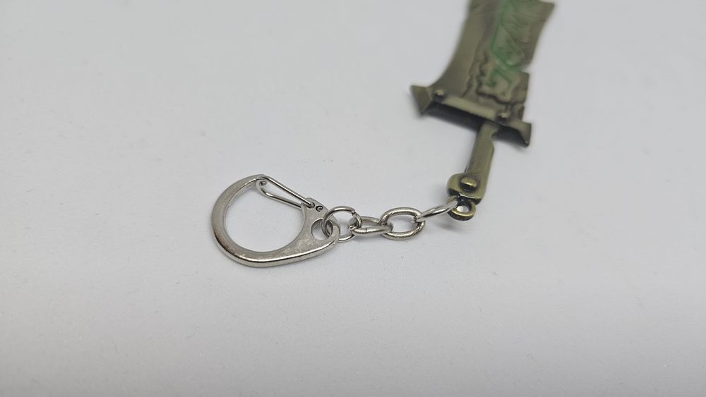 Breloc League of Legends sabia lui Riven de colectie