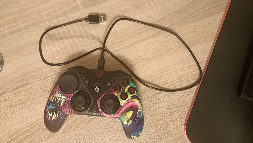 Геймпад для ПК или телефона беспроводной/проводной