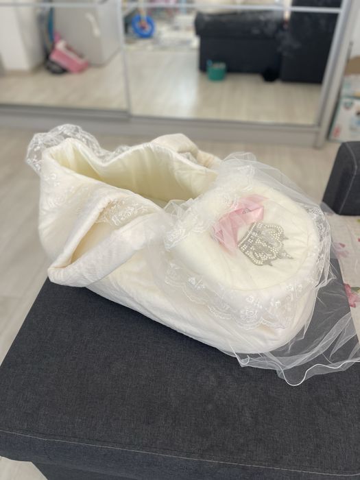 Landou bebe pentru botez elegant, nou, nefolosit