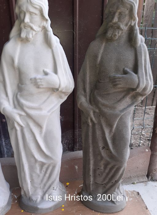 Statuete de vanzare