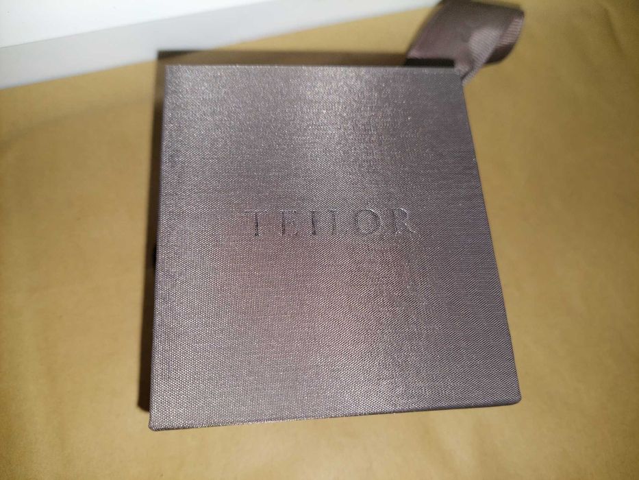 Set bratara si colier plasate cu argint in cutie cadou teilor