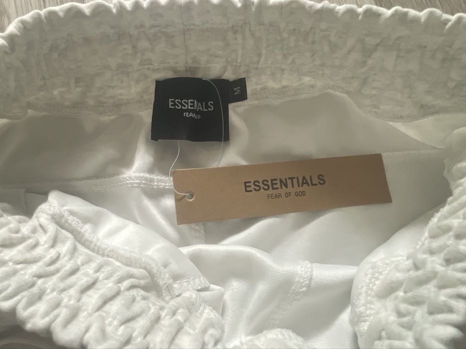 Essentials  Шорти