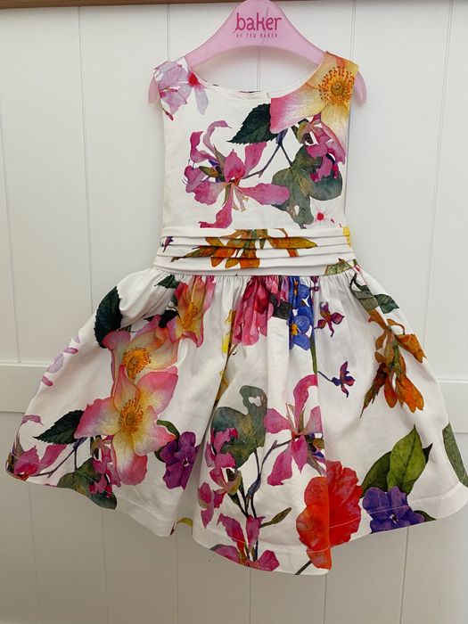 Next и Tu Прекрасни детски рокли на марките