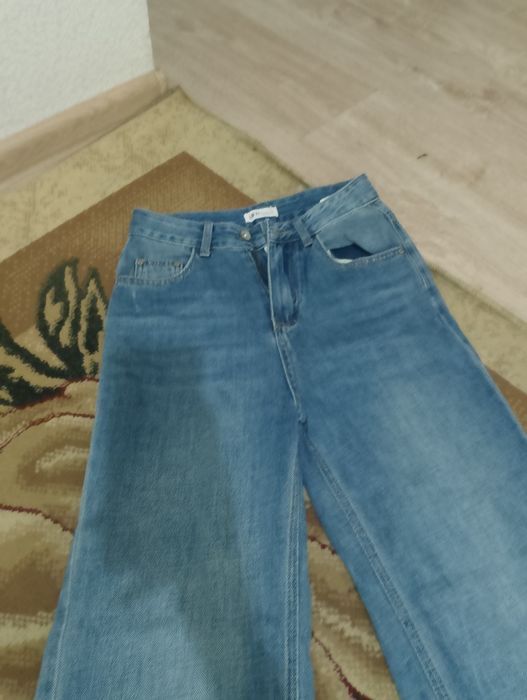Продам джинсы не надела