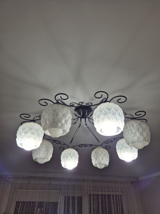 Люстра в отличном состоянии