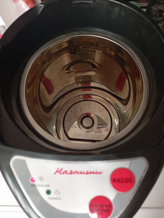 Чайник термос 6.8 л