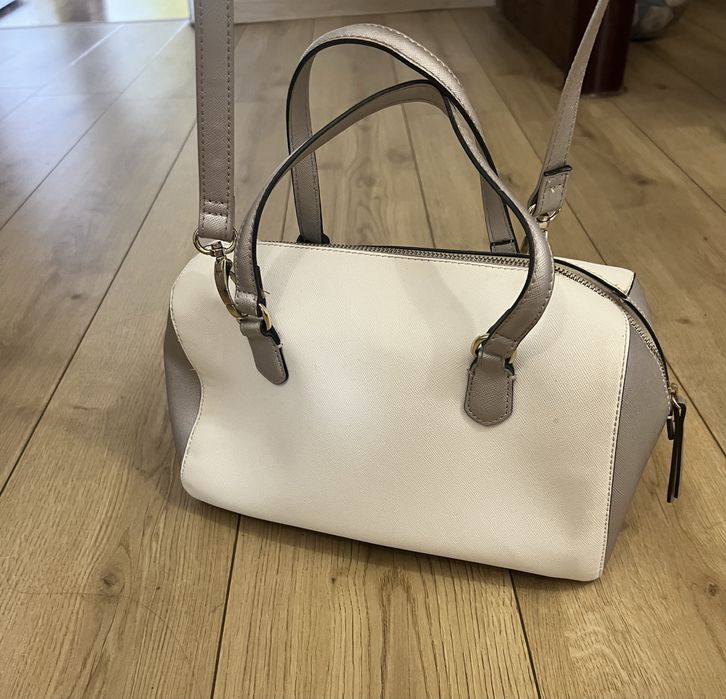 Дамска чанта Guess