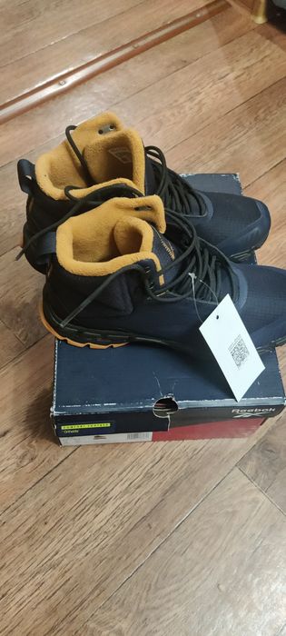 Продам обувь Reebok.