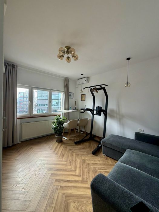 Apartament de inchiriat in bloc interbelic