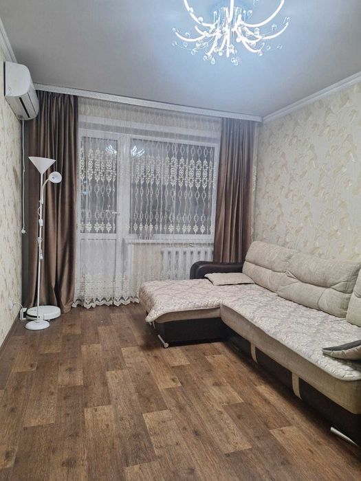 продам 2х ком квартиру центр