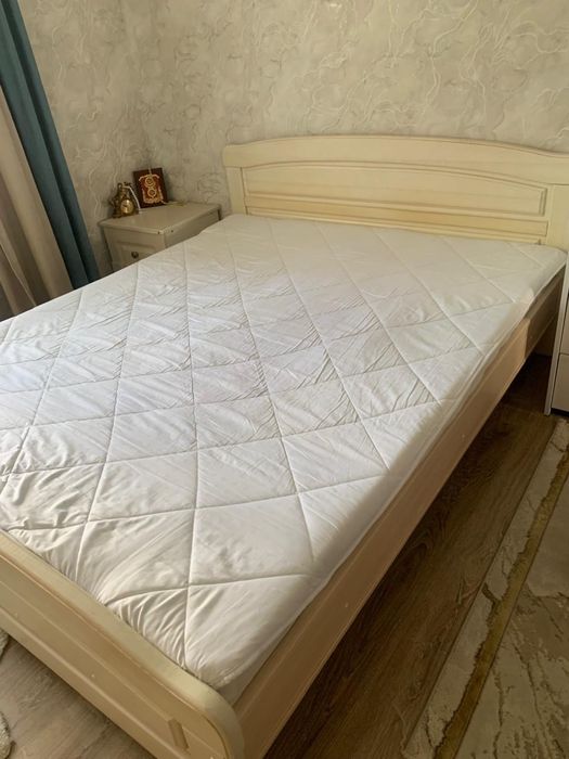Кровать продам двухспальную