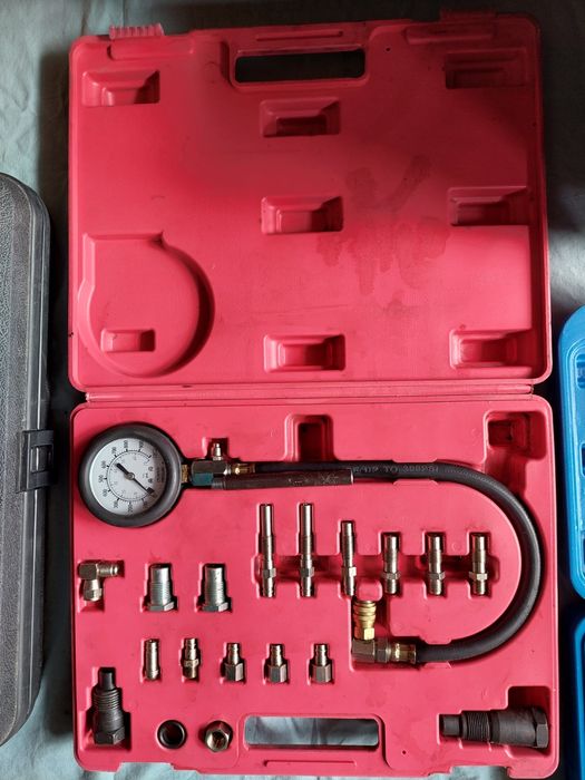 Инструменти в куфари