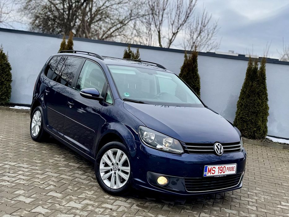 Volkswagen Touran Style • 2.0 TDI | 140 CP | Euro 5 | 2012 | Garantie