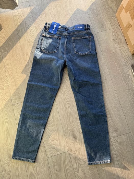 Женски дънки на HUGO