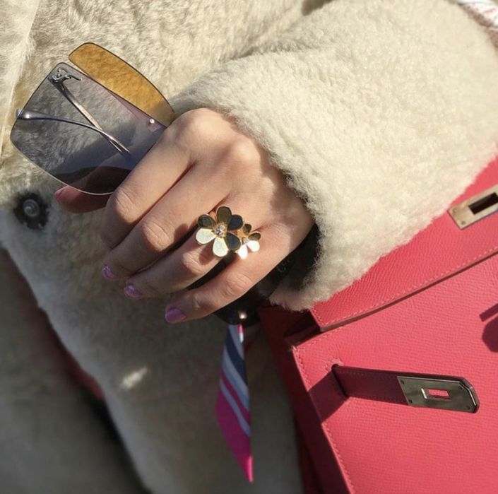 Позлатени бижута “Frivole” by Van Cleef & Arpels