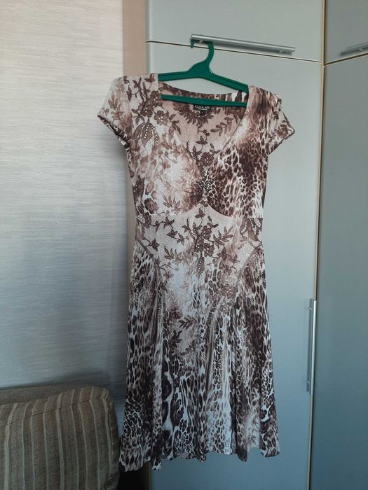 Одежда женская, платья