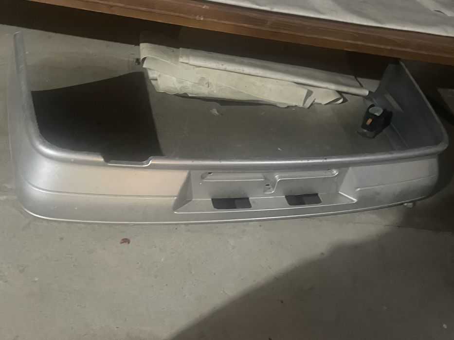 Задни бампер петнашкы новый