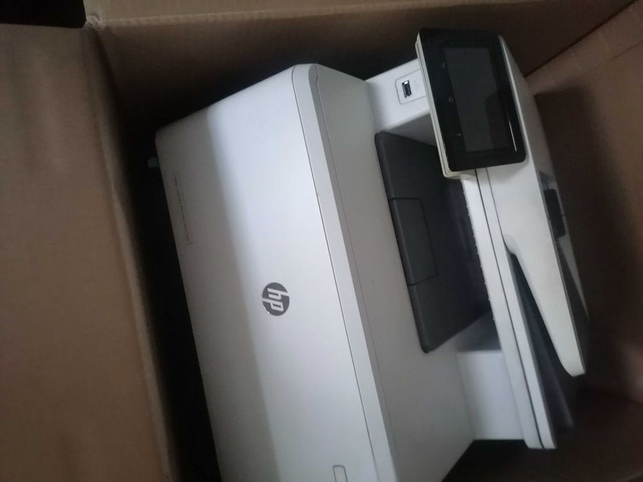 Лазерен цветен принтер HP Color LaserJet MFP M477fnw