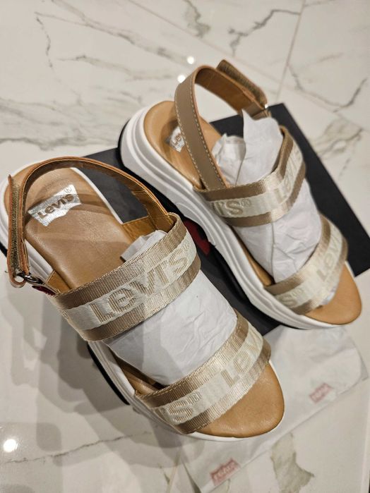 Levi's сандали/ 37