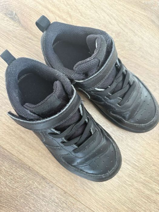 Маратонки nike 27