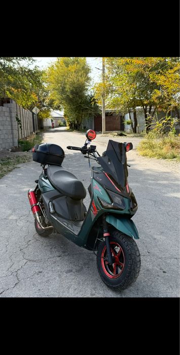 Мопед мото скутер