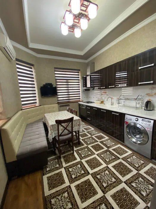 Срочно Продаётся Евродом махаля Домбрабад, 3.5 соток, 7 ком, 6 с/узлов