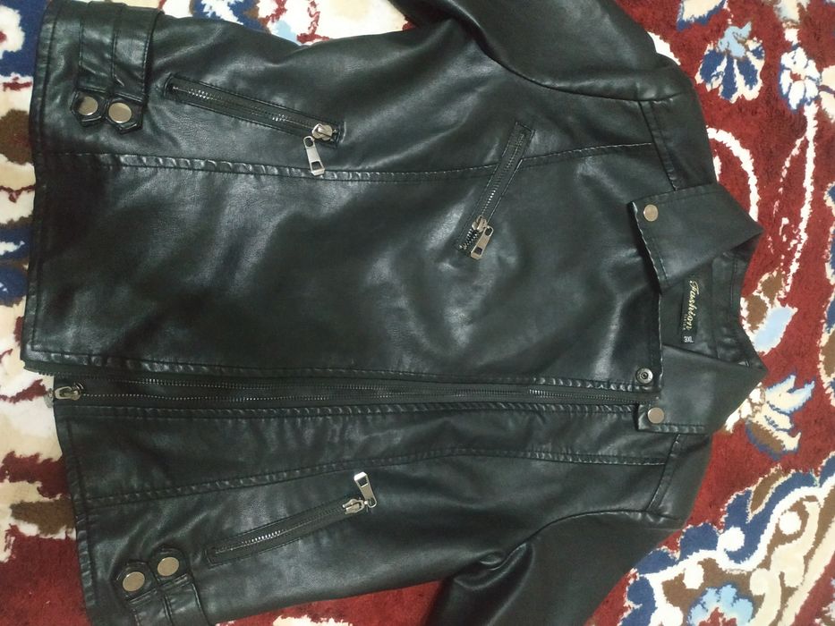 Koja kurtka qizlar uchun. Кожаная куртка для девочки