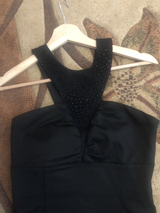 Елегантна дамска рокля