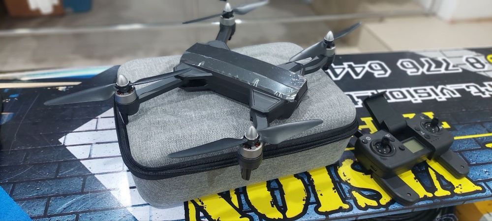 Дрон p70 квадрокоптер