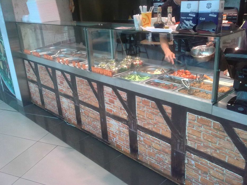 Топли и салатени витрини !