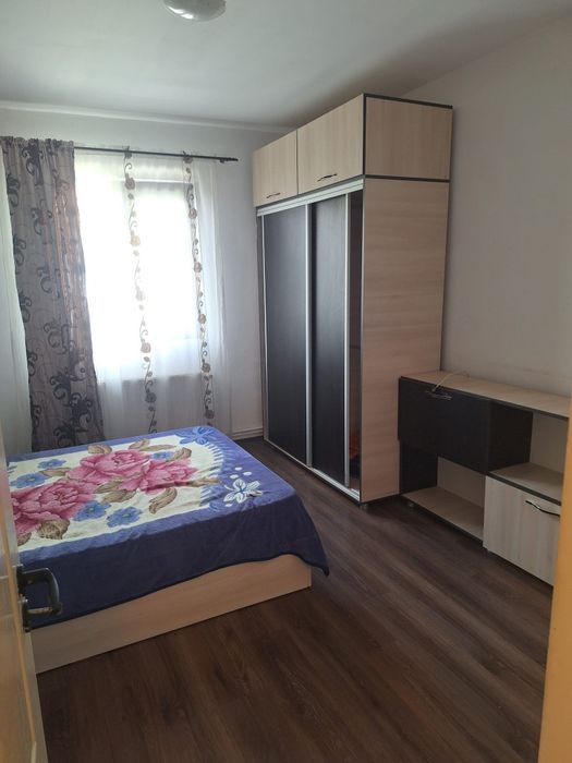 Închiriez garsoniere
