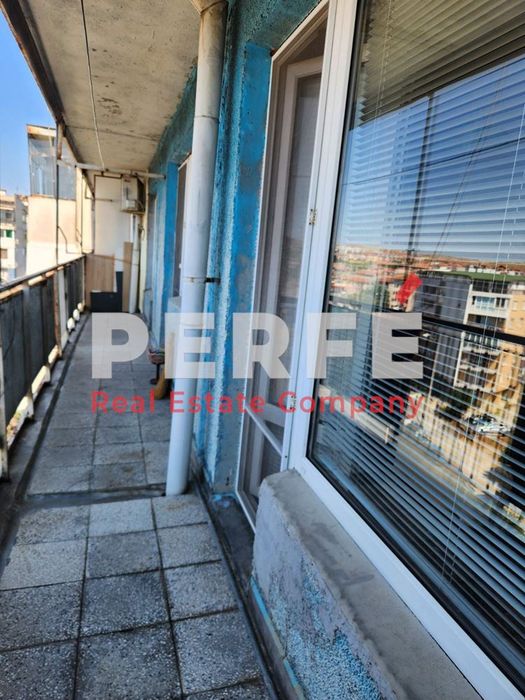 Продава се Двустаен апартамент в Бургас, Меден рудник - зона В - 67 кв.м за 1105 €/кв.м - Снимка #2