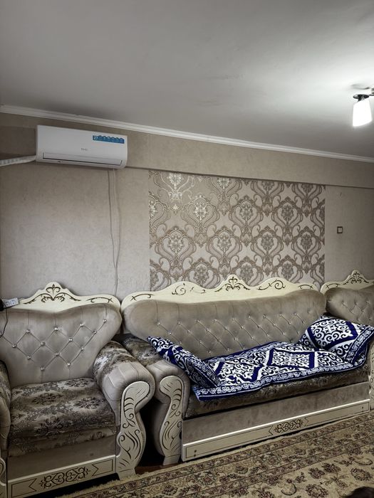 Королевский диван с креслом