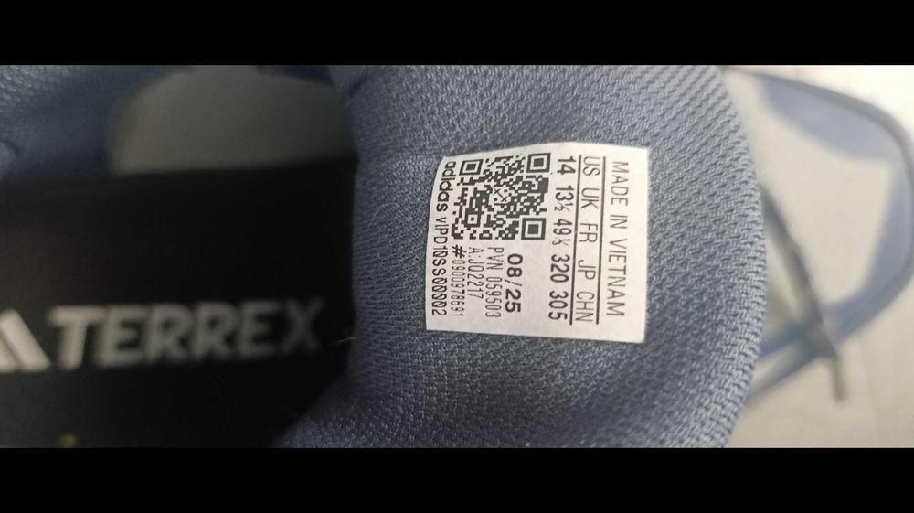 Мъжки зимни обувки adidas