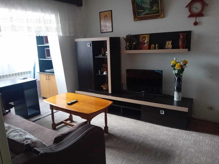 Închiriez apartament, confort 1, micro 9