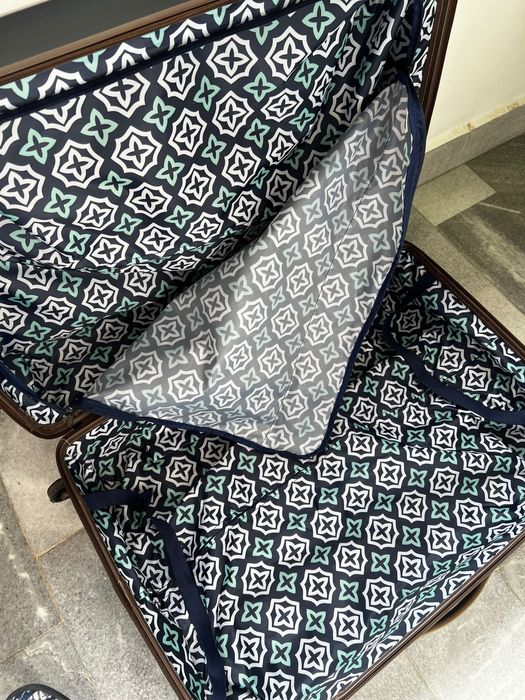 Голям Твърд куфар за багаж