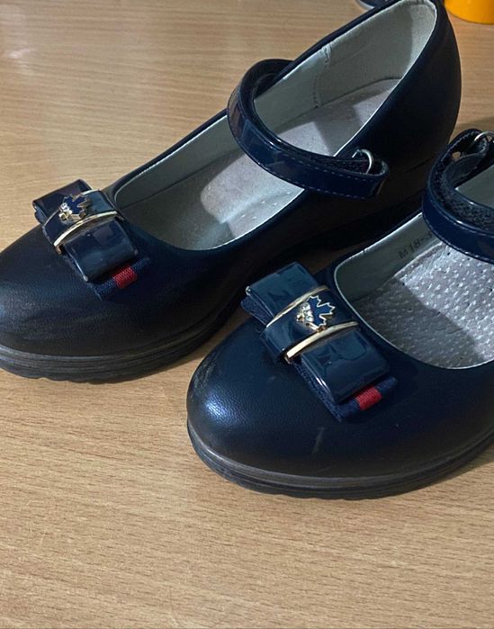 Туфли детские на девочку