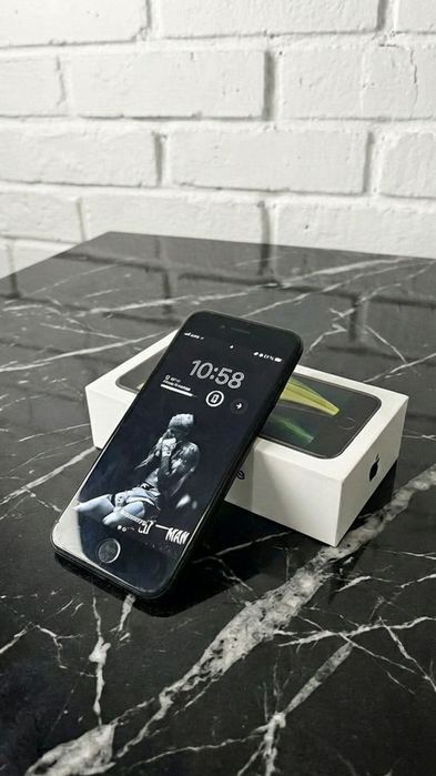 iPhone SE 2020 2 поколения срочно